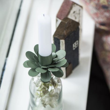 IB LAURSEN Kerzenhalter für schmale Kerze Blume Olivengrün 