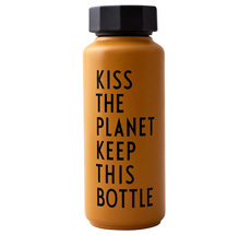 Design Letters Isolierflasche Special Edition Kiss The Planet Mustard